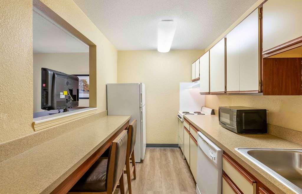 Extended Stay America Suites - Cleveland - Middleburg Heights Room photo