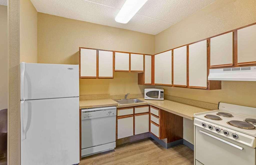Extended Stay America Suites - Cleveland - Middleburg Heights Room photo