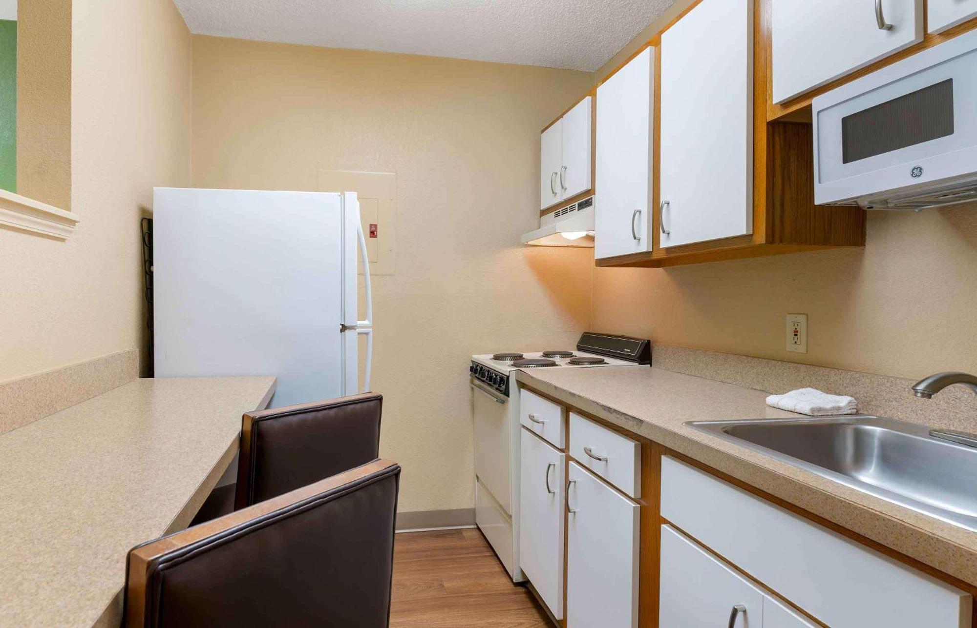 Extended Stay America Suites - Cleveland - Middleburg Heights Exterior photo