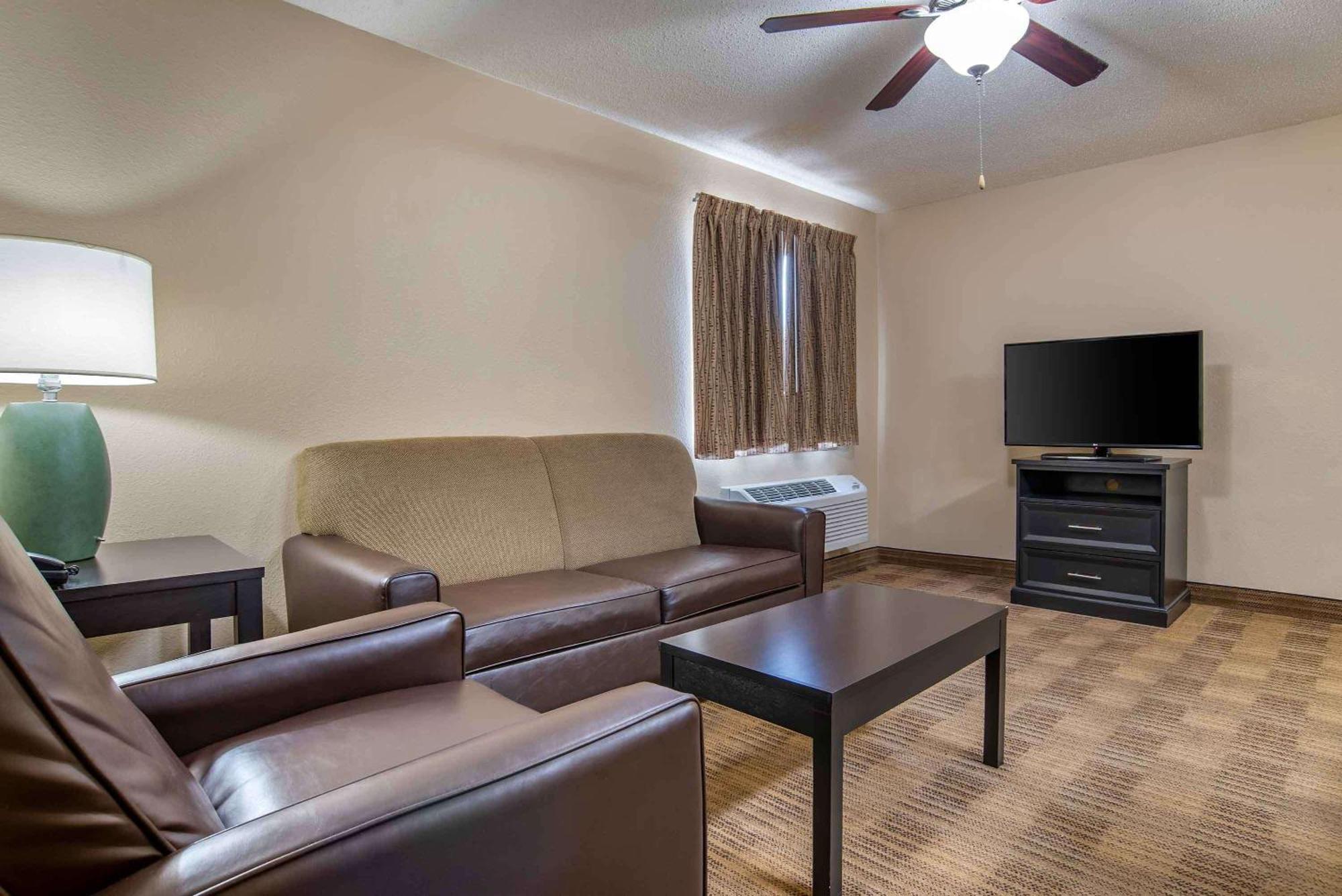 Extended Stay America Suites - Cleveland - Middleburg Heights Exterior photo